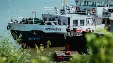 Gonyu Szechenyi Jegtoro Hajo 1