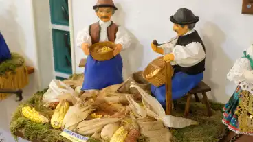 Guba Rózsa Karácsonyi Babakiállítás Felsőlajoson