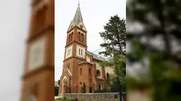 Gyongyosfalu Katolikus Templom 01