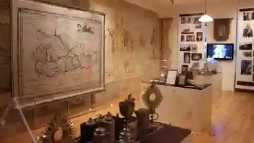 Gyor Egyhazmegyei Kincstar Es Konyvtar 1