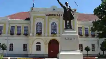 Hajdunanas Kossuth Szobor