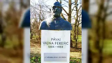 Hajduszoboszlo Pavai Szobor