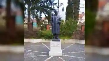 Heviz Dr Moll Karoly Szobor