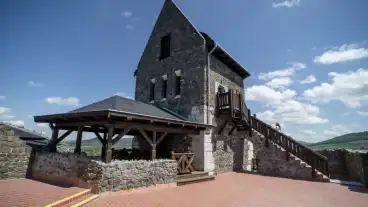 Látogatható a megújult hollókői vár