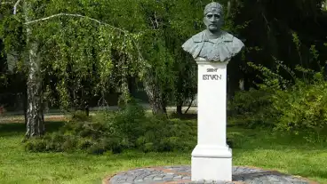 Kaba Szent Istvan Szobor