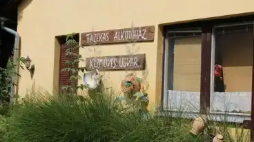 Kalocsa Fazekas Alkotohaz 1