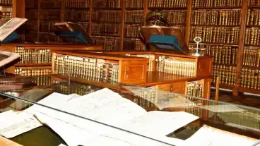 Kalocsa Foszekesegyhazi Konyvtar 1