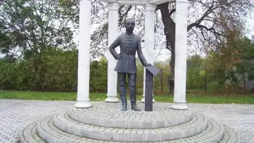 Kapolnasnyek Vorosmarty Szobor 2