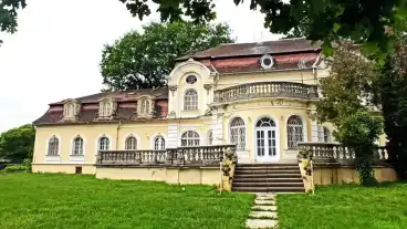 Kenderes Horty Kastely