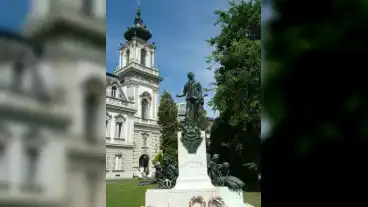 Keszthely Festetics Gyorgy Szobra 1