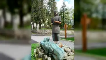 Kirandulastervezo Erdobenye Sarkanyolo Szobor