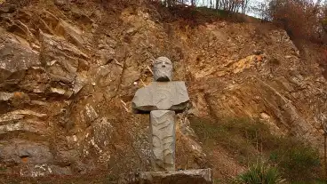 Kirandulastervezo Hosszuheteny Heteny Vezer Szobor