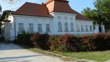 Kirandulastervezo Keszeg Huszar Purgly Kastely