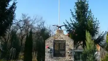 Kirandulastervezo Malyinka Hosi Emlekmu