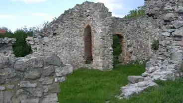 Kirandulastervezo Mezokeresztes Arpad Kori Templomrom 1