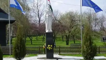 Kirandulastervezo Orhalom Szent Istvan Szobor