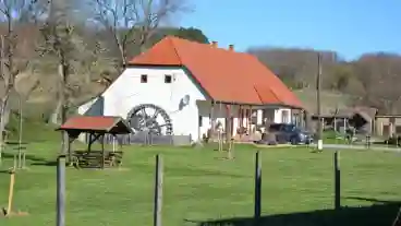 Kirandulastervezo Vekeny Malom