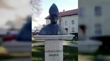 Kirandulastervezo Zalalovo Lekai Biboros Szobra 1