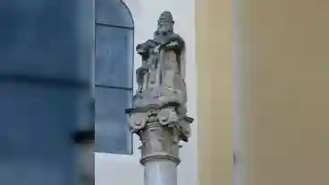 Kirandulastervezo Zsira Szentharomsag Szobor