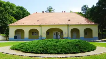 Kisnemedi Gosztonyi Kuria