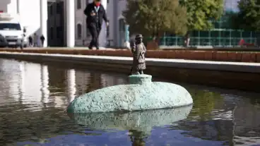 Új Kolodko miniszobor Budapesten