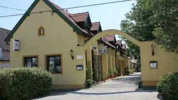 Kophaza Levanda Etterem Es Panzio 1