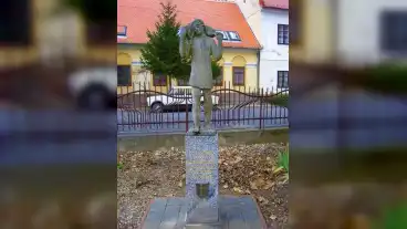 Kormend Jo Pasztor Szobor 2