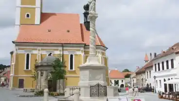 Koszeg Maria Szobor 1