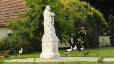 Lebeny Szent Istvan Szobor