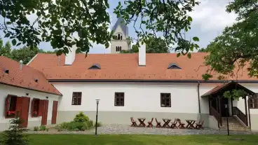 Lebeny Szent Jakab Latogatokozpont 1