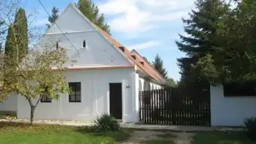 Magyarpolany Muemlek Utca 1