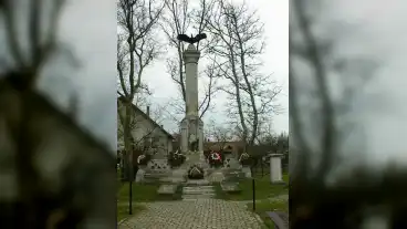 Many Hosi Emlekmu 01