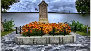 Menfocsanak Szabo Janos Emlekmu