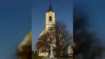 Mezoors Katolikus Templom