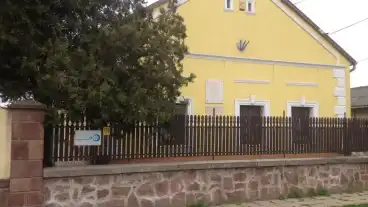 Mezoszentgyorgy Eotvos Konyvtar Es Emlekhaz