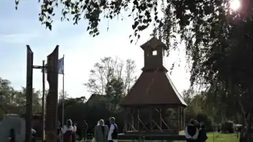 Molnaszecsod Haranglab