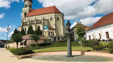 Mor Boldog Gizella Szobor 1