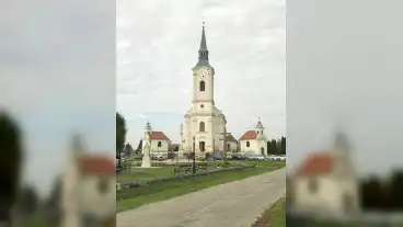 Mosonszentmiklos Katolikus Templom 01