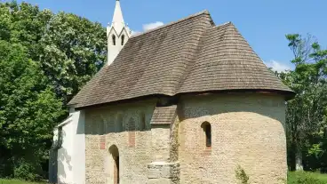 Nagylozs Szent Istvan Temetokapolna