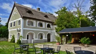 Nemesvamos Betyar Csarda 1