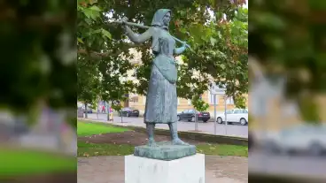 Nyiregyhaza Pasztorlany Szobra