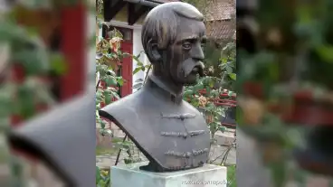 Nyirmeggyes Arany Janos Szobor