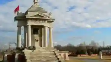 Opusztaszeri Arpad Emlekmu