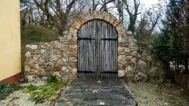 Oreglak Lak Var Romjai