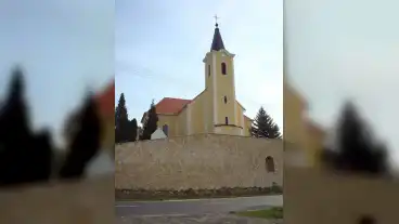 Oszko Katollikus Templom