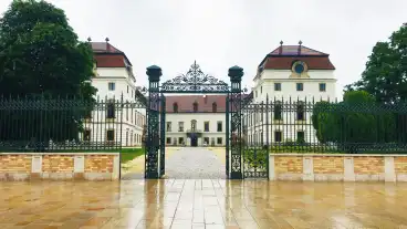 Papa Esterhazy Kastely 1