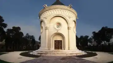 Pecs Zsolnay Mauzoleum 1