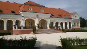 Pomaz Kastelyszallo 1