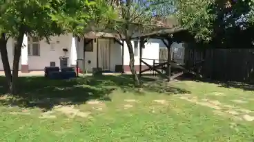 Poroszlo Bornemissza Vendeghazak 1