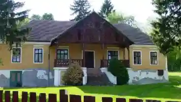 Pusztaszentlaszlo Puspoki Kuria